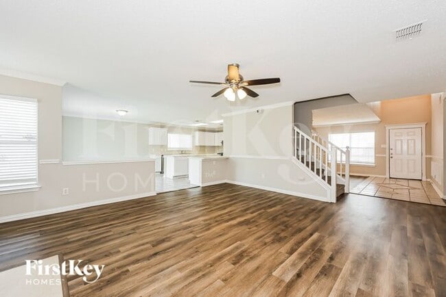 Building Photo - 301 Sunset Oaks Dr