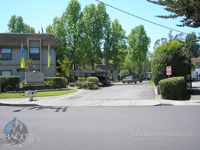 Building Photo - 7323 College View Dr