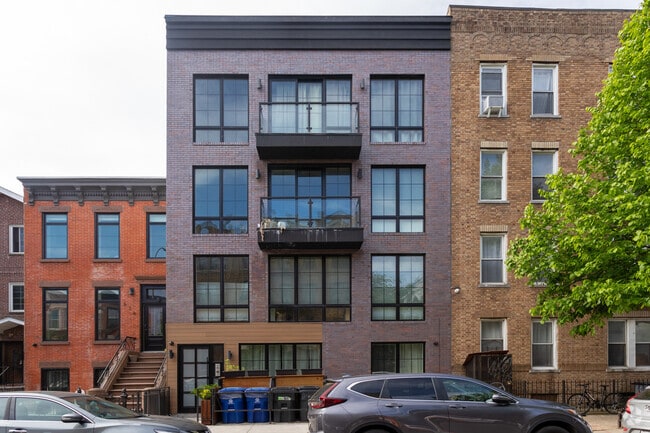 Building Photo - 674 Hancock St