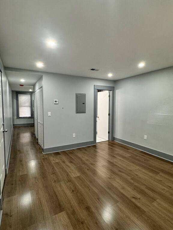 Building Photo - 168 Putnam St