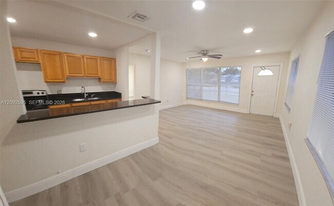 Foto del edificio - 2111 Wiley Ct