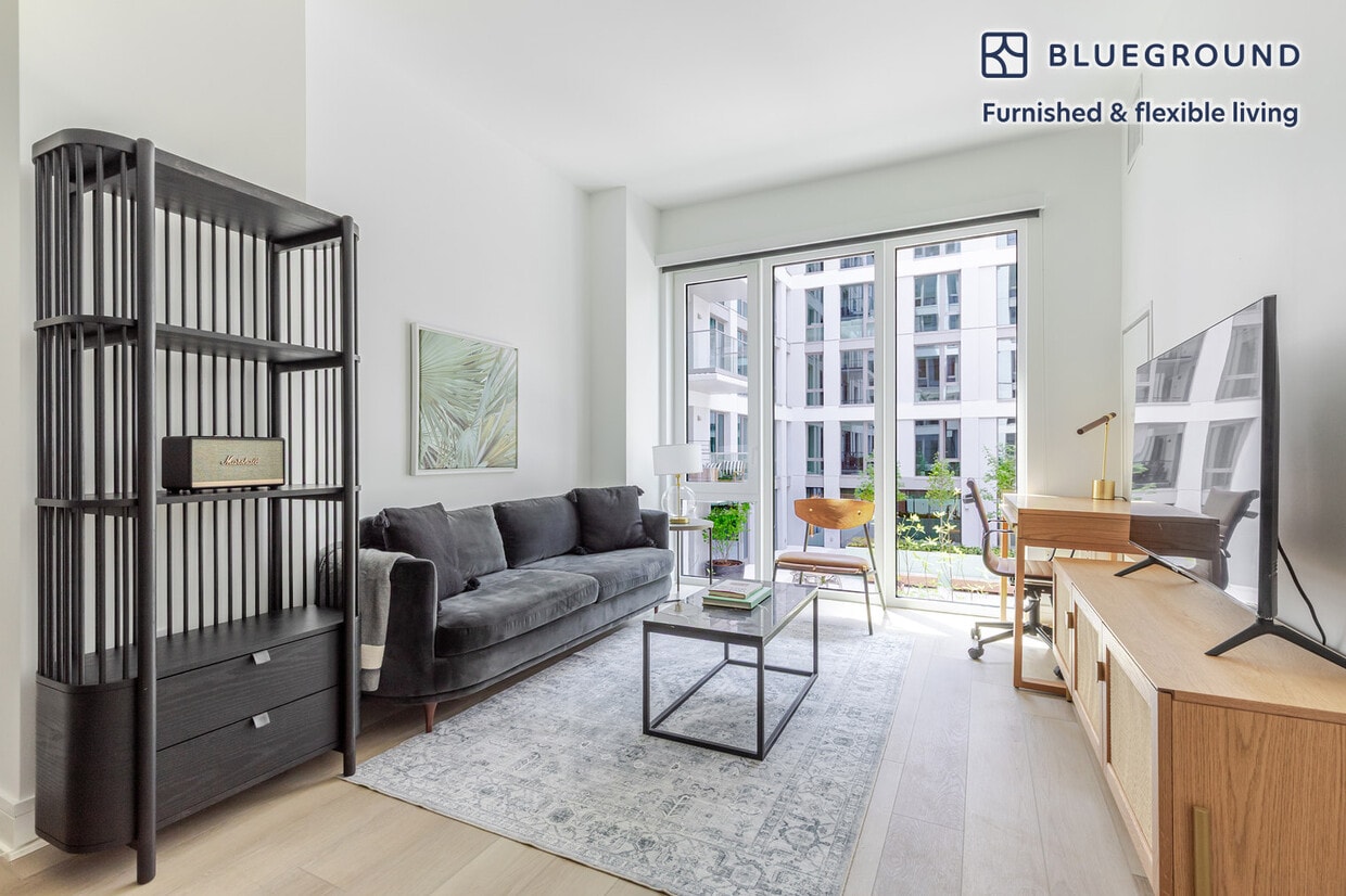 Primary Photo - 240 3rd Ave