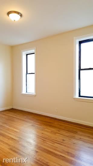 Building Photo - 107 Linden St