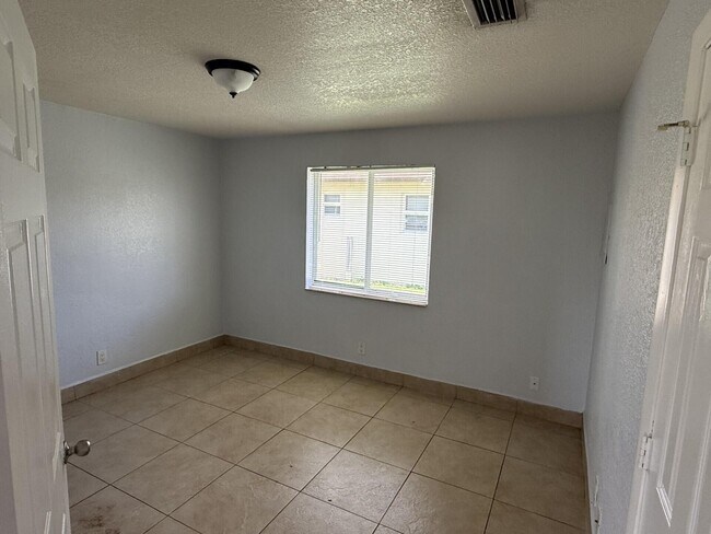 Foto del edificio - 2820 Avenue S