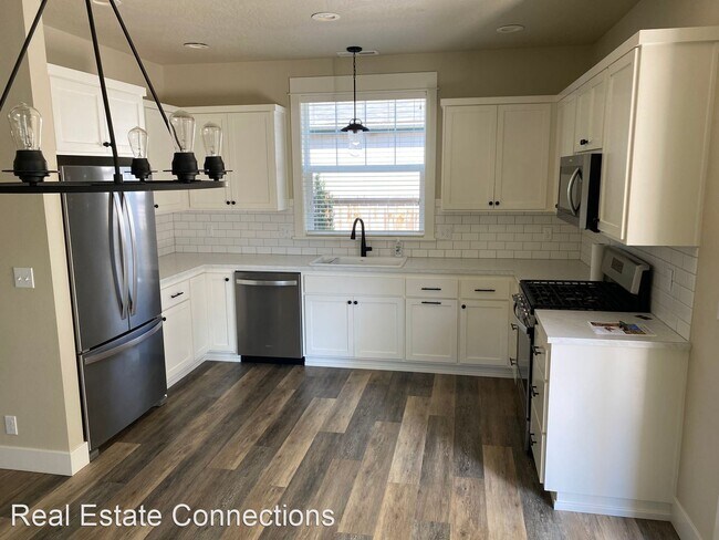 Building Photo - 3 br, 2 bath House - 32669 Dixon St.
