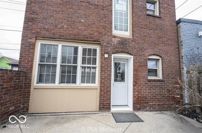Building Photo - 874 Virginia Ave