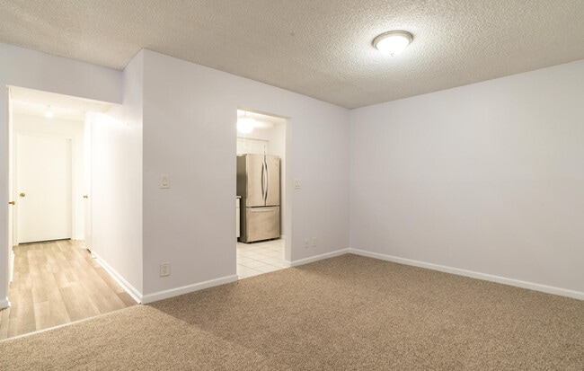 Building Photo - 9810 Pineapple Tree Dr