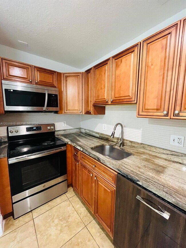 Foto del edificio - 7701 SW 10th Ct
