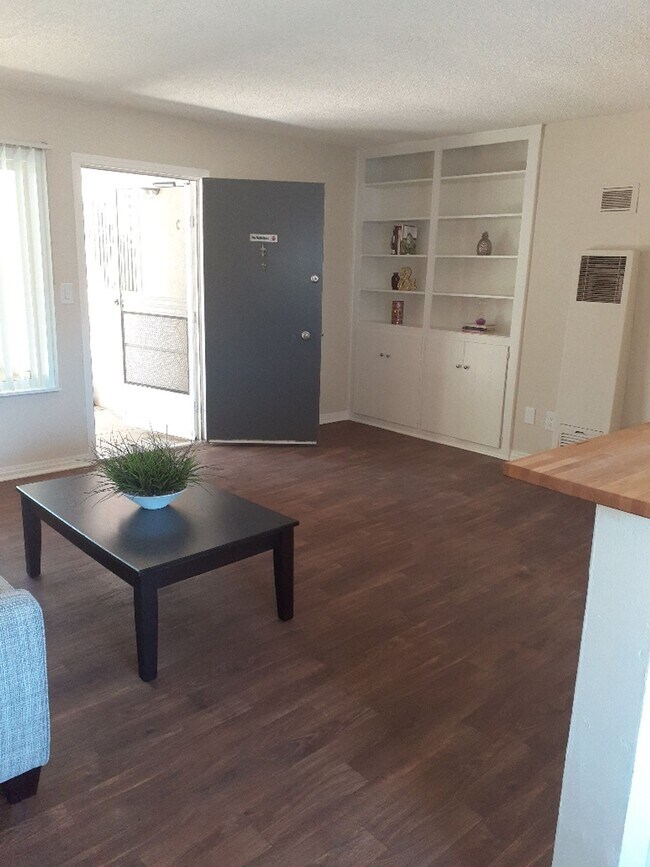 Building Photo - Brand new stainless steel appliances