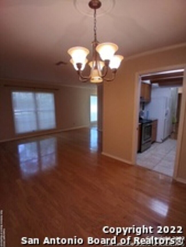 Building Photo - Nice Single Story Home In Excellent Condition