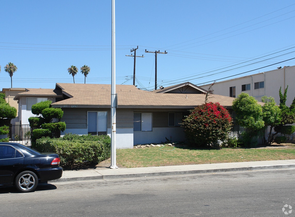 Building Photo - 1325 Devonshire Dr
