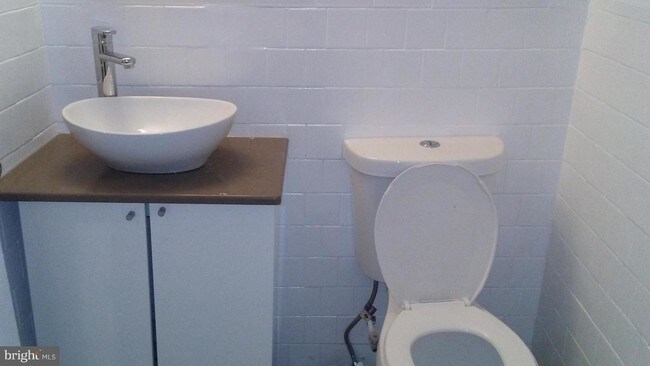 Foto del edificio - 1764-1766 Gales St NE