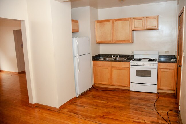 Foto del edificio - 7339-7339 S Coles Ave