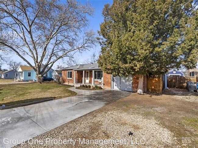 Building Photo - 3 br, 1 bath House - 4612 W Glenn St