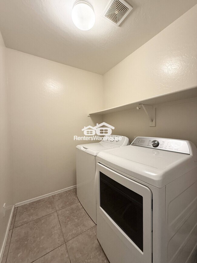 Foto del edificio - 6744 W Northview Ave