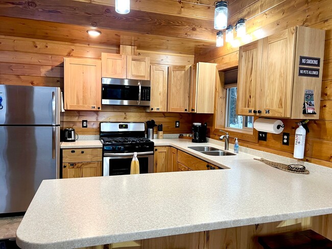 Building Photo - STR - 37900 Loriwood Drive