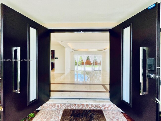 Foto del edificio - 21235 NE 19th Ct