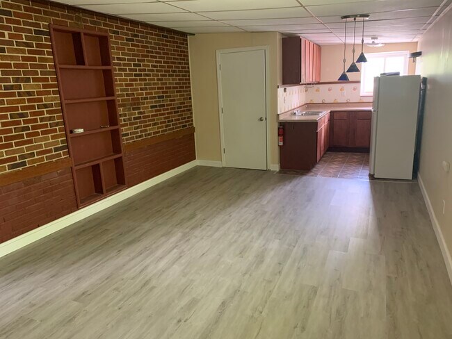 Foto del edificio - 720 Ashley Dr