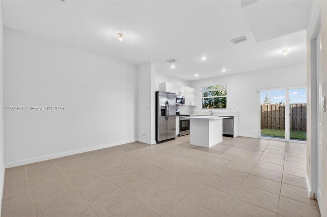 Foto del edificio - 2650 SE 29th St