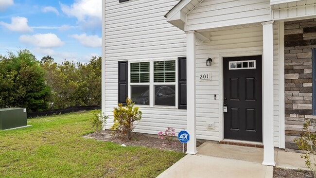 Building Photo - Marshall Farm Townhome