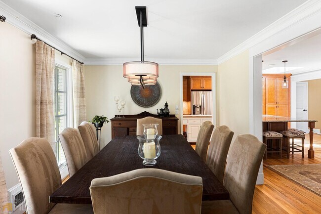 Foto del edificio - 521 Hollydale Ct NW