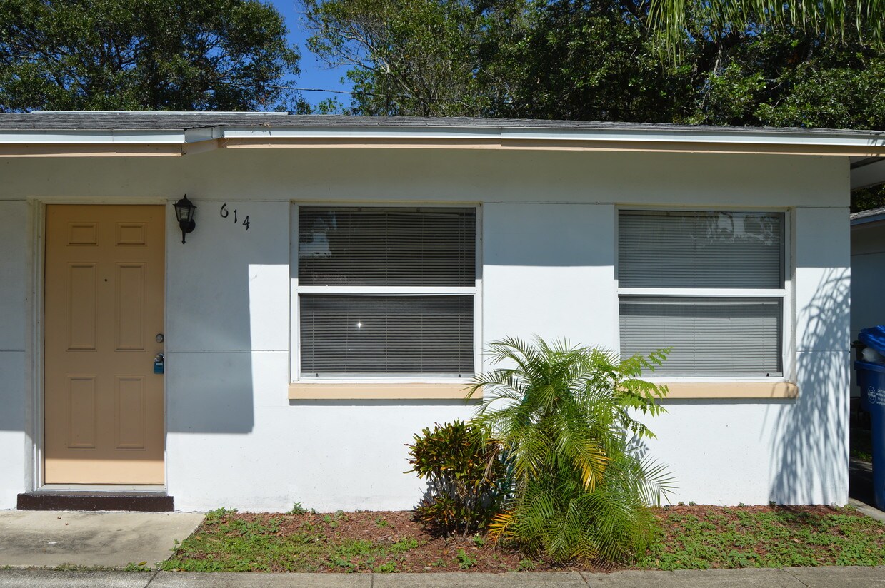 Foto principal - 614 Rosery Rd NW