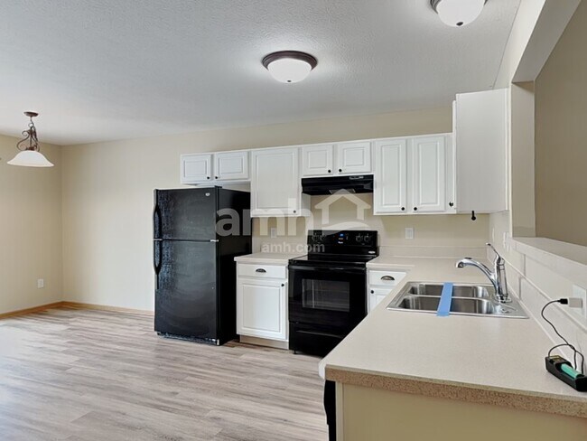 Foto del edificio - 3894 Snowshoe Ave