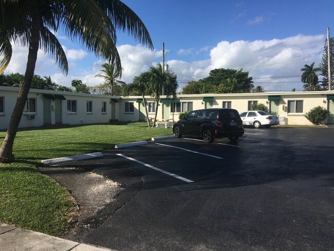 Building Photo - The Plaza Suites
