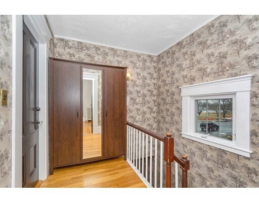 Building Photo - 272 Main St