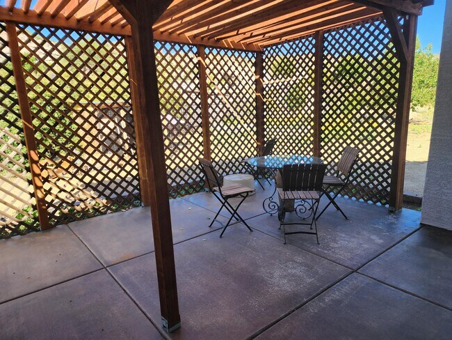 Foto del edificio - 17747 Westward Dr