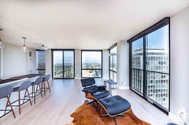 Building Photo - 2 bedroom in Chicago IL 60614