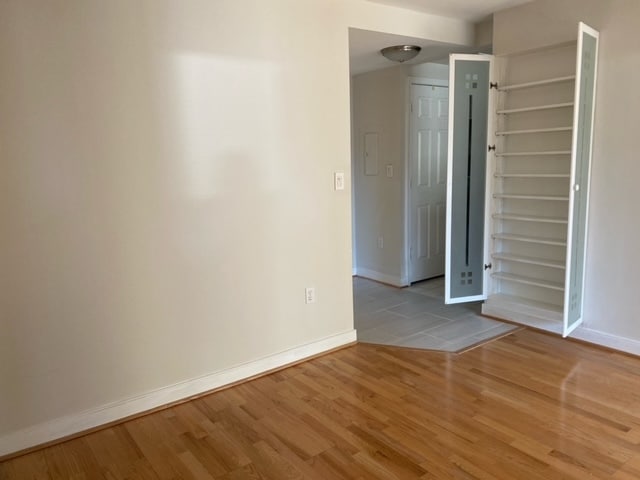 Ynit Enterance - 1045 N Utah St
