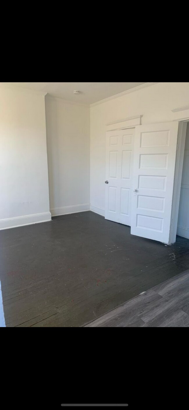 Foto del edificio - 542 E State St