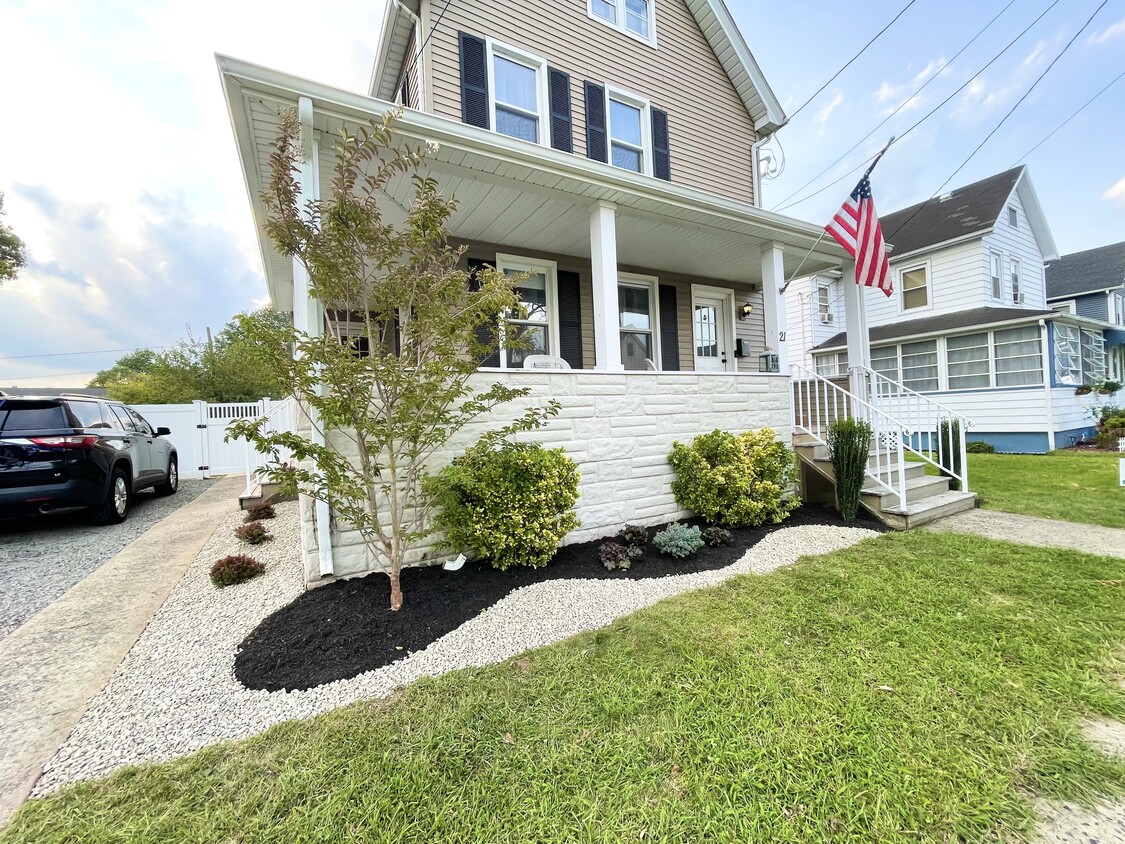 Building Photo - 21 Codington St