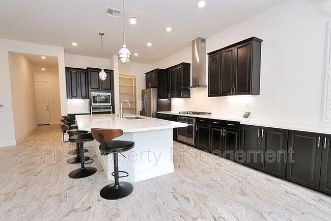 Building Photo - 6273 Element Ln