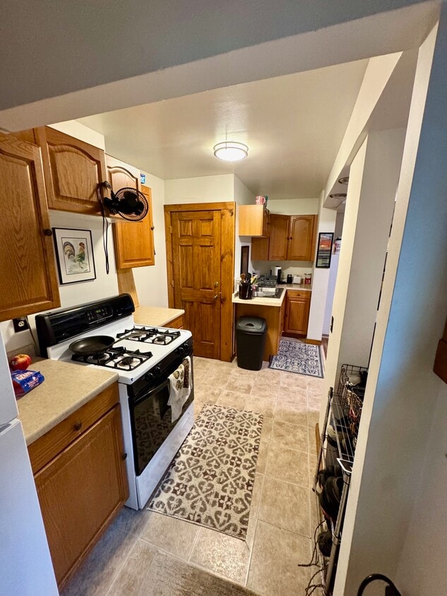 Primary Photo - 103 Luton Ave SE