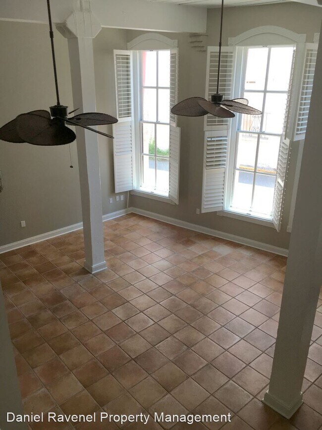 Building Photo - 2 br, 2 bath House - 109 East Bay Street 1-B