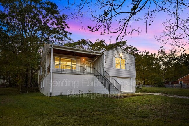 Building Photo - 932 5 Mile Rd