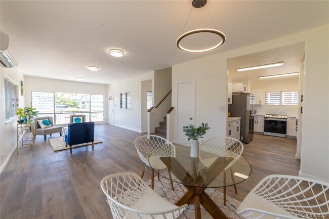 Sala de estar y comedor - 91-756 Oneula Pl