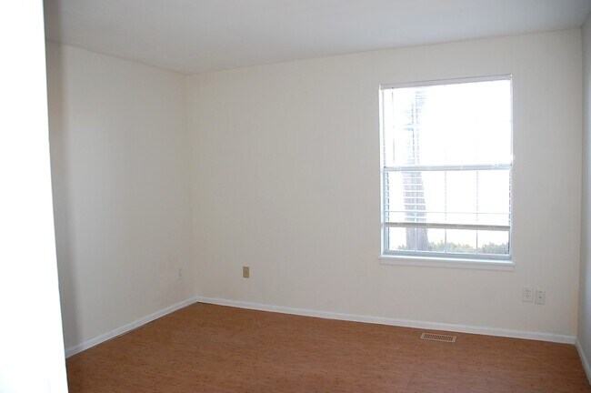 Foto del edificio - 8680 Allison St