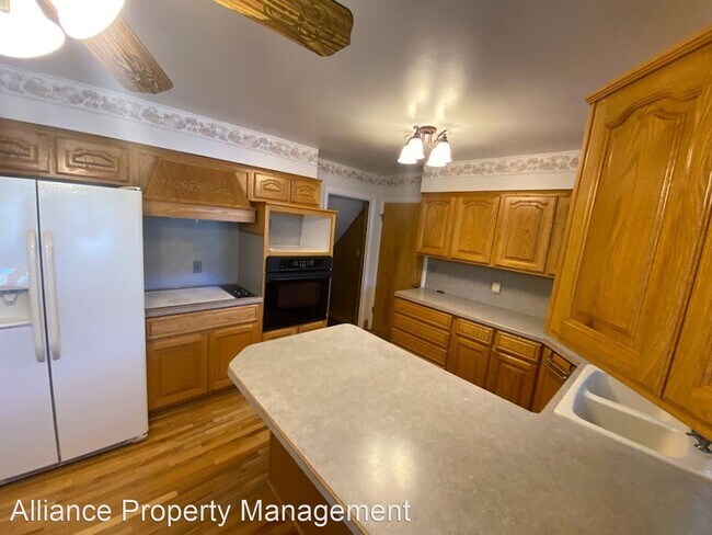 Building Photo - 4 br, 2 bath House - 7335 S 1375 E