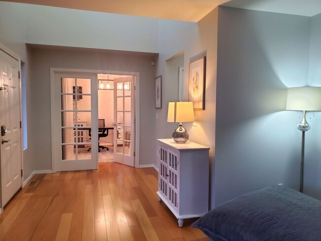 Foto del edificio - 3 bdrm, 2.5 bath So. Hill Sunrise Neighbor...