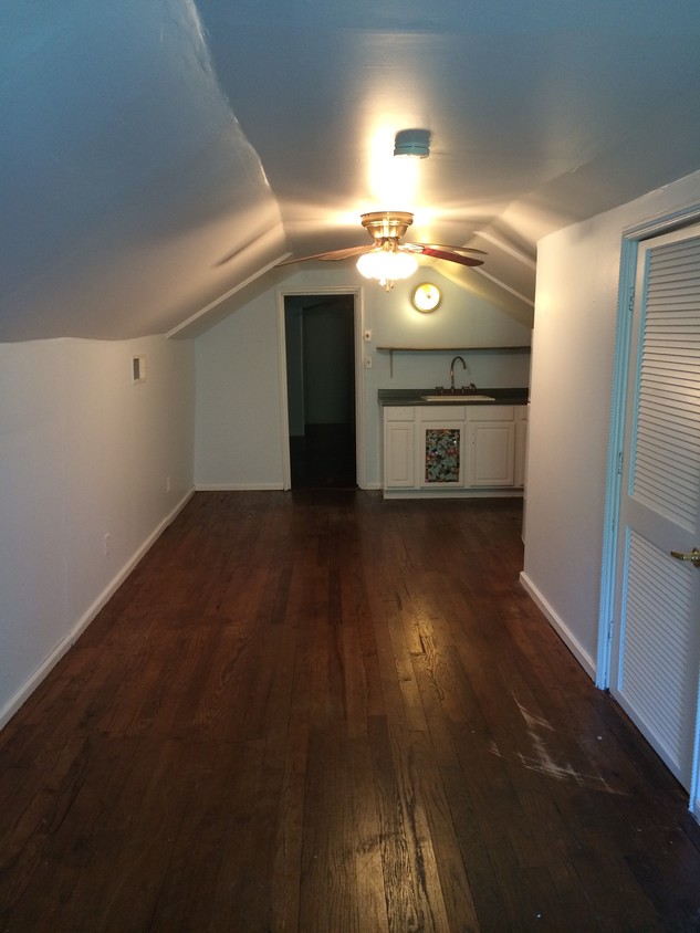 Primary Photo - 2613 Burgundy St