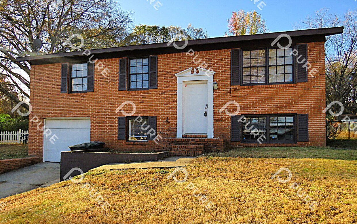 Foto principal - 6119 Trent Dr NW
