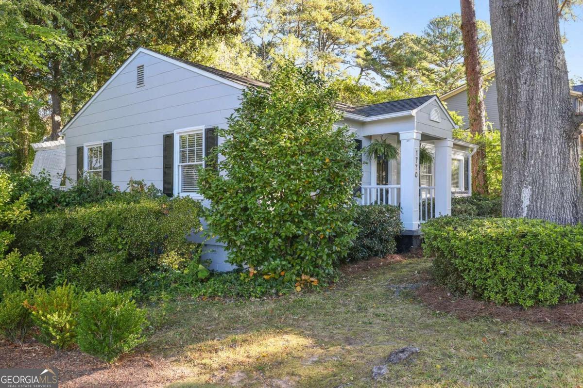 Foto principal - 1770 Bragg St