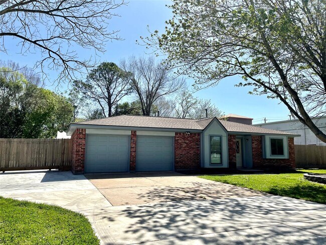 Foto del edificio - 2507 Lynn Dr