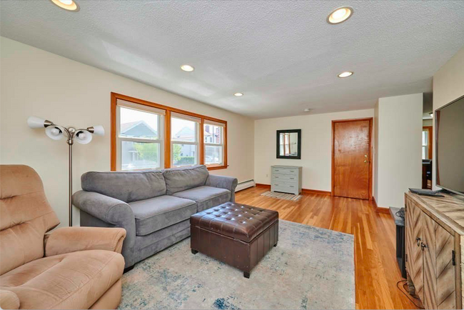 living room - 42 Trowbridge St