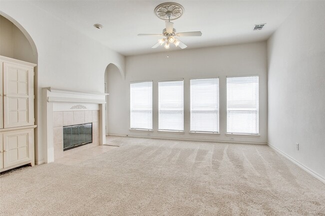 Building Photo - 3021 Sawtooth Dr