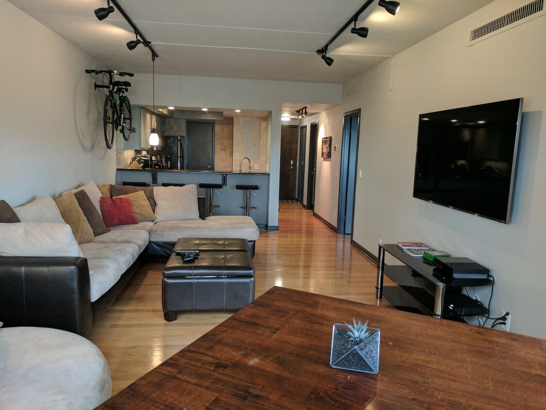Sala de estar - 1444 W 10th St
