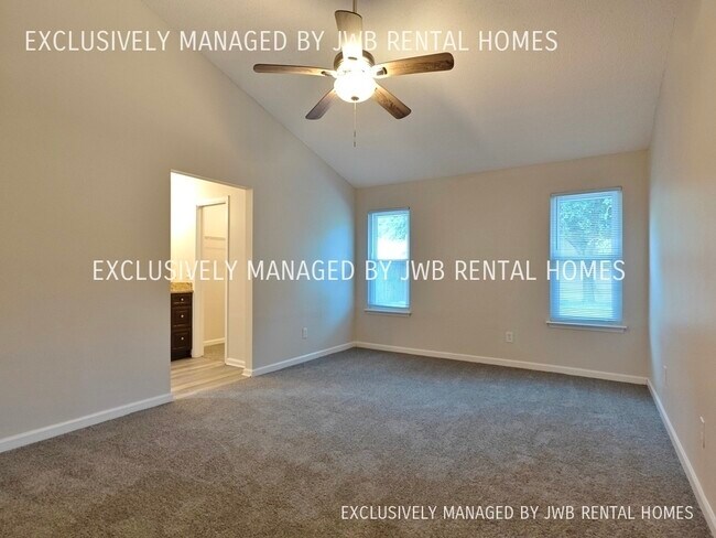 Building Photo - 426 Moby Dick Dr S